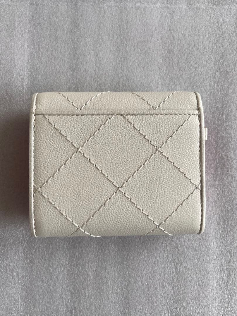 PINKY&DIANNE ホワイト 二つ折り財布 未使用品