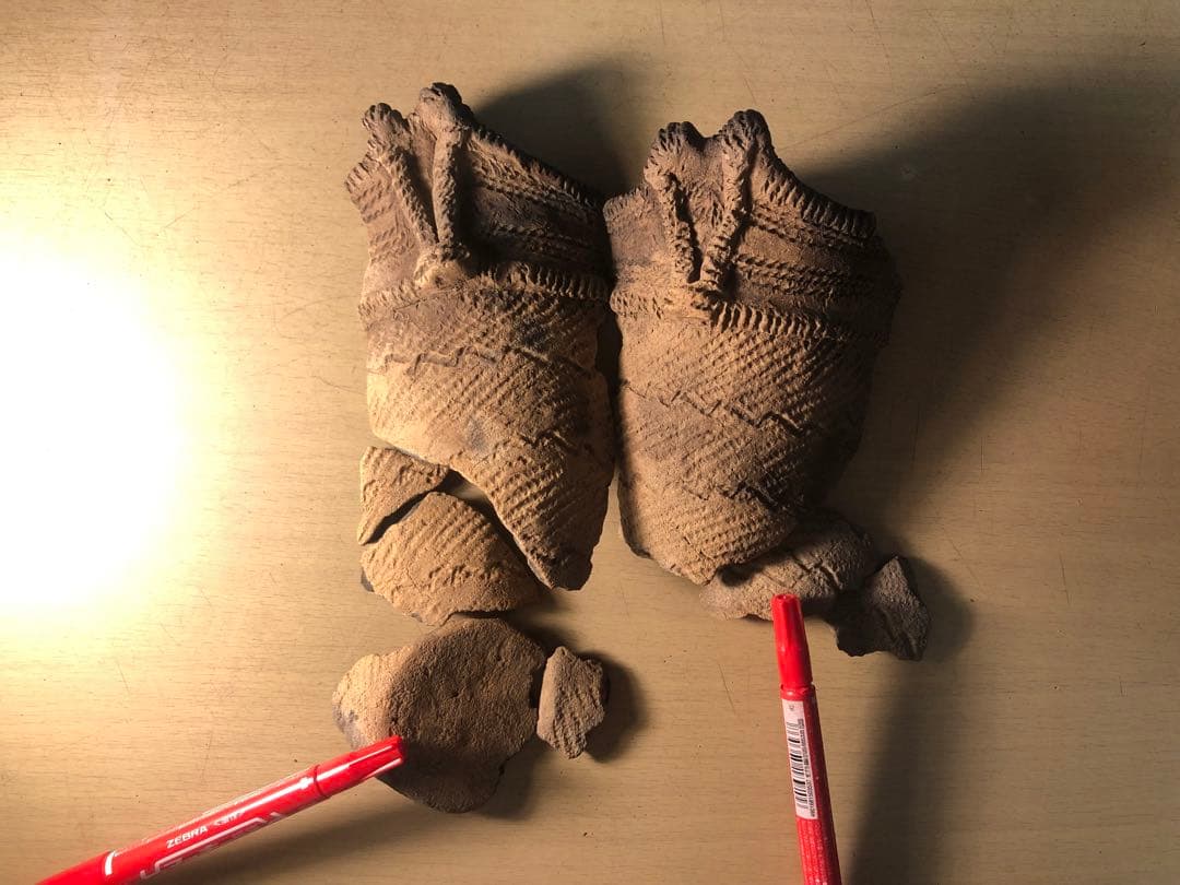 「縄文土器の欠片 No.528」です。