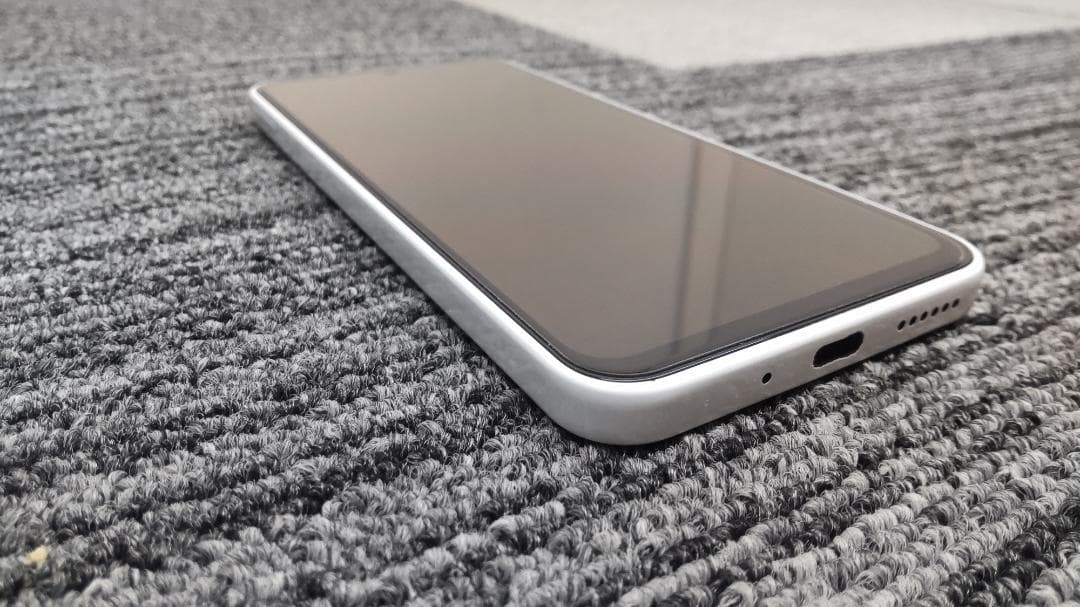 Libero 5G A202ZT SiM フリー 白 新品アダプター付属