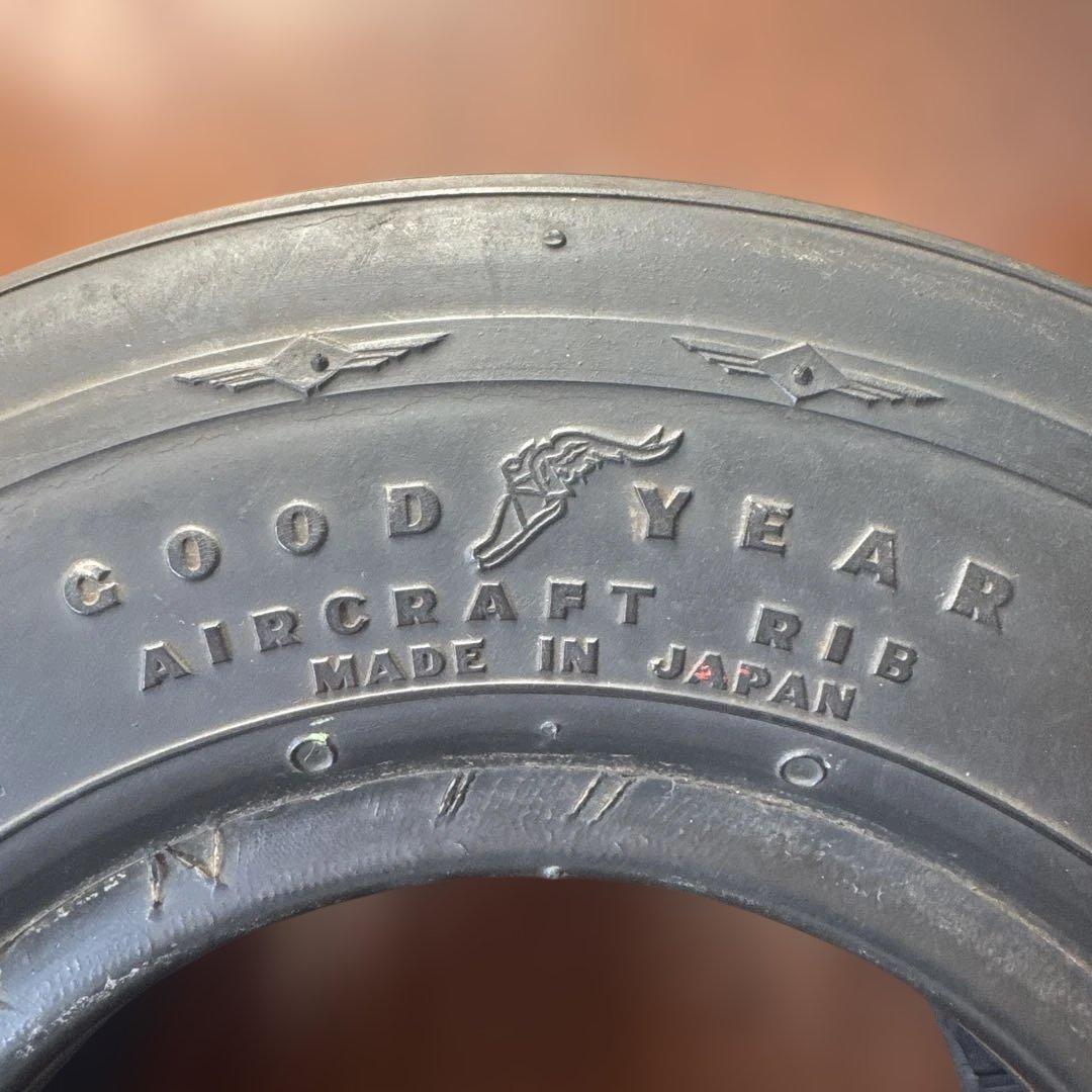 航空機マニア必見　ヘリコプタータイヤ