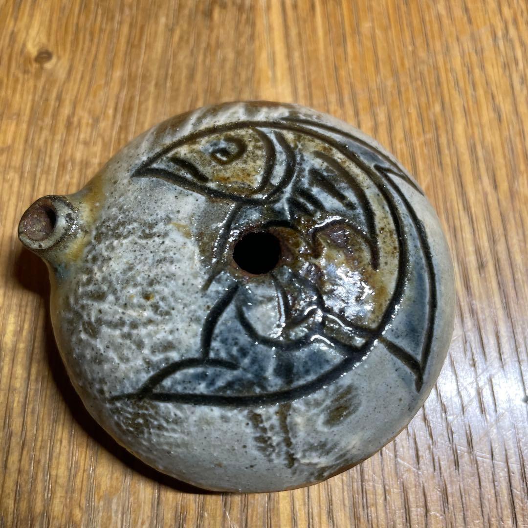 琉球　壷屋焼　金城次郎　魚文水滴　箱なし