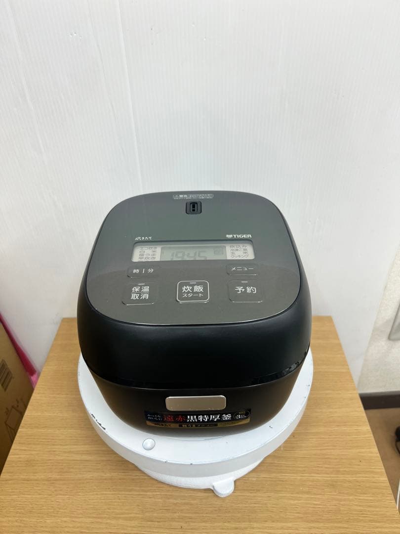 タイガー マイコン炊飯器 JBS-B055 メタルブラック3合2024年製