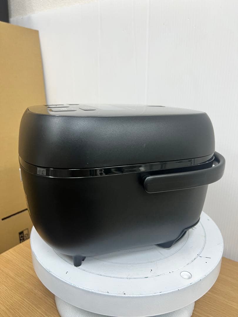 タイガー マイコン炊飯器 JBS-B055 メタルブラック3合2024年製