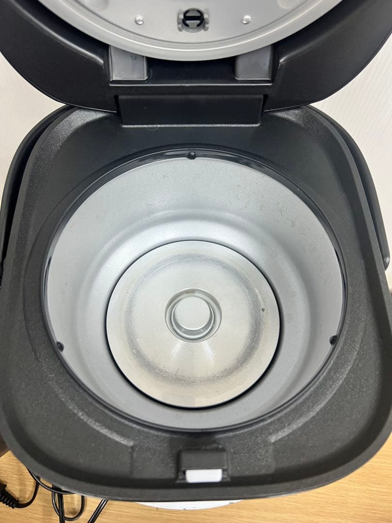 タイガー マイコン炊飯器 JBS-B055 メタルブラック3合2024年製