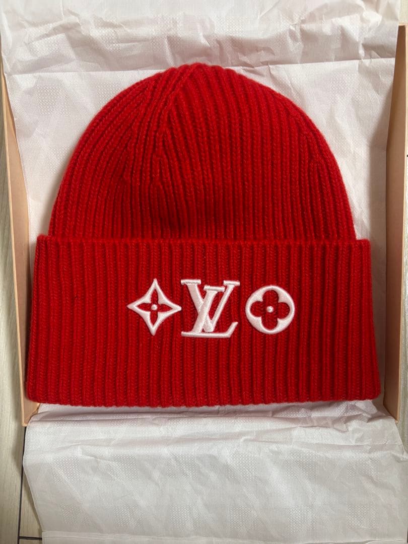 Louis Vuitton 赤 ニット帽　ユニセックス