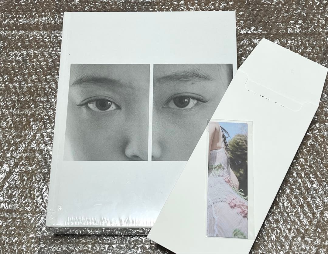 JENNIE J2NNI5 写真展 ジェニ 写真集 フォトブック しおり付き