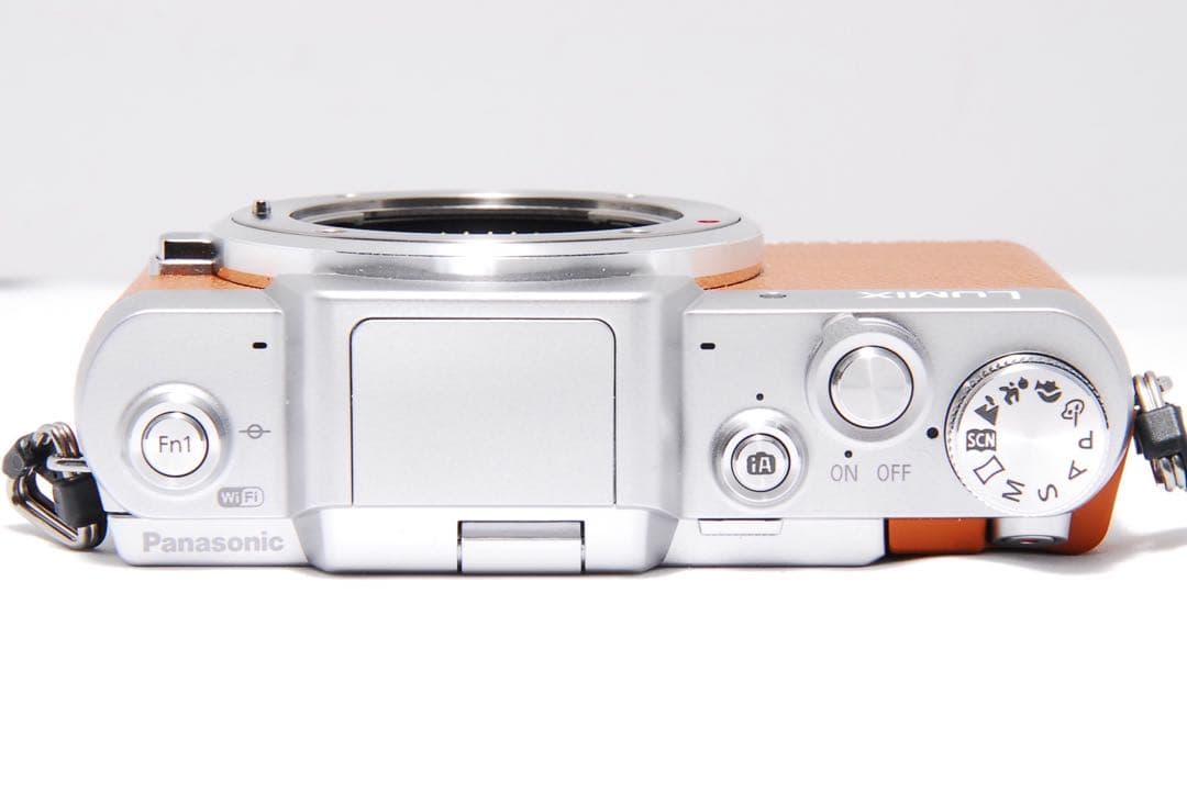 ショット数677回　LUMIX GF7 Wi-Fi ミラーレス 35-100mm