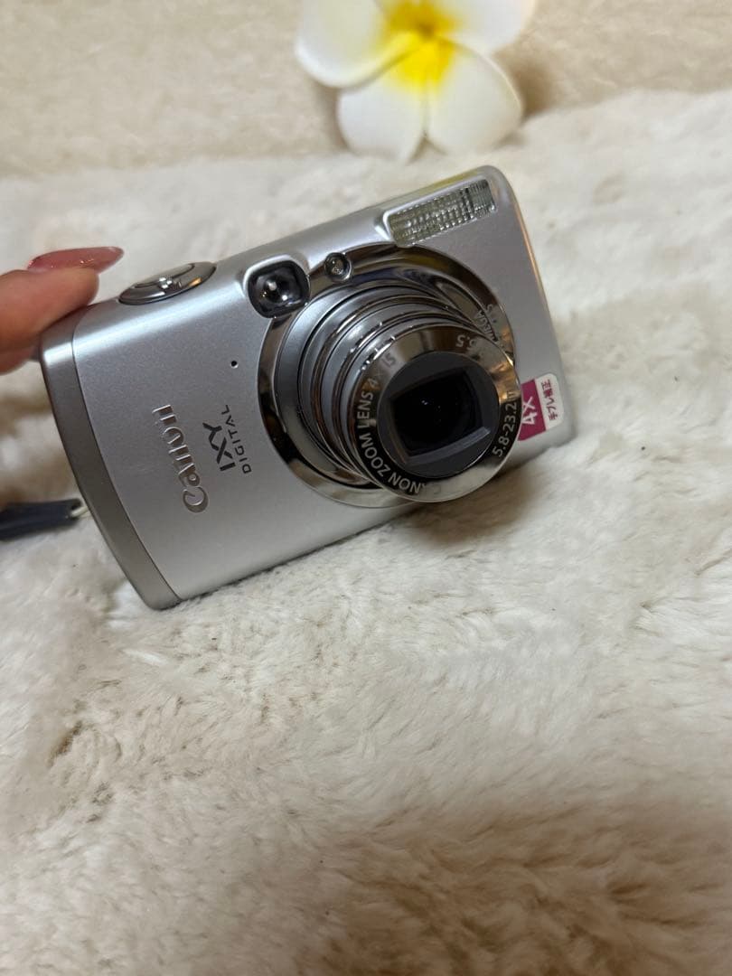 Canon IXY DIGITAL 810 IS シルバー