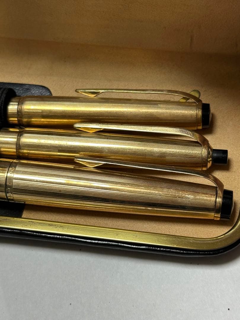 む*こ様 MONTBLANC / Golden Erauケース付きゴールドカラー