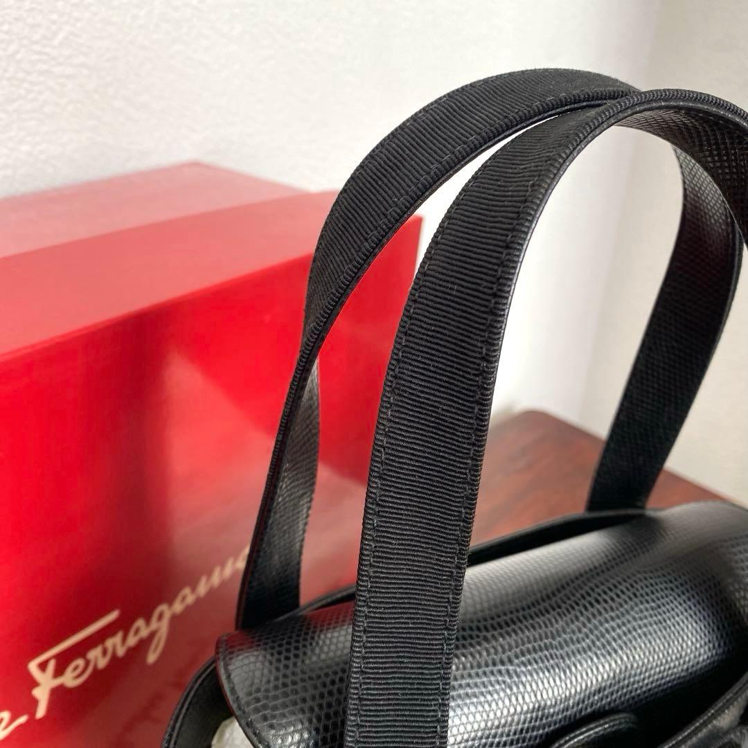 Salvatore Ferragamoハンドバッグ ヴァラリボン バケツバケット