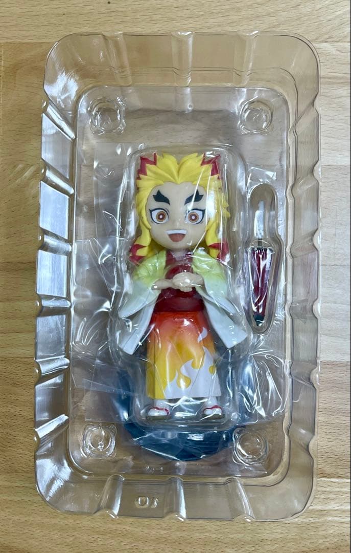 鬼滅の刃 梅雨シリーズ 煉獄杏寿郎 フィギュア レンチキュラーカード 中国限定