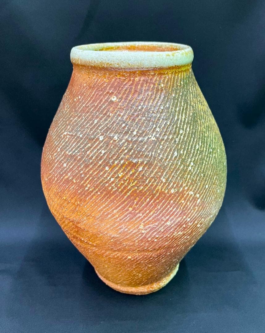 島岡達三　灰被象嵌縄文壺