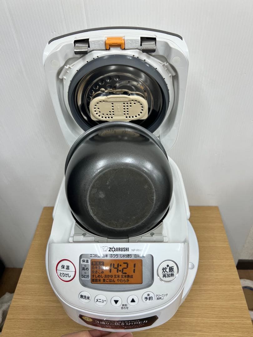 象印 圧力IH炊飯器 NP-RN05 型（ホワイト） 2024年製