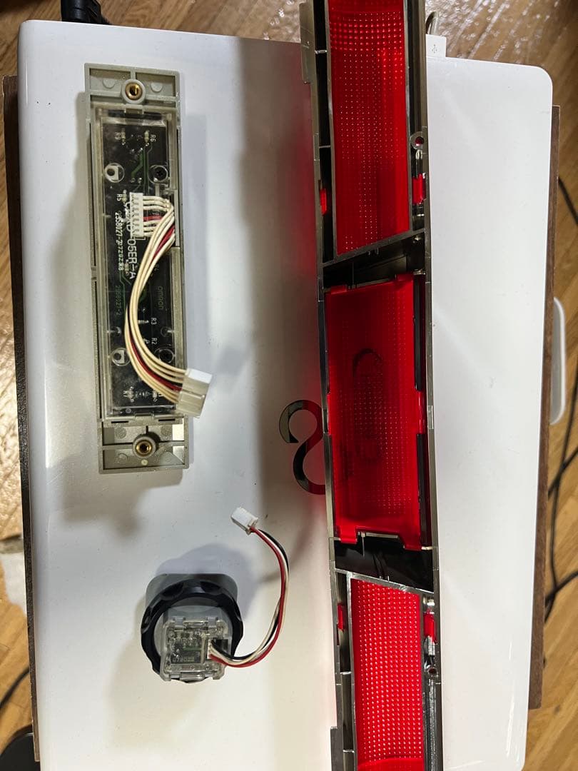 4号機　部品3点