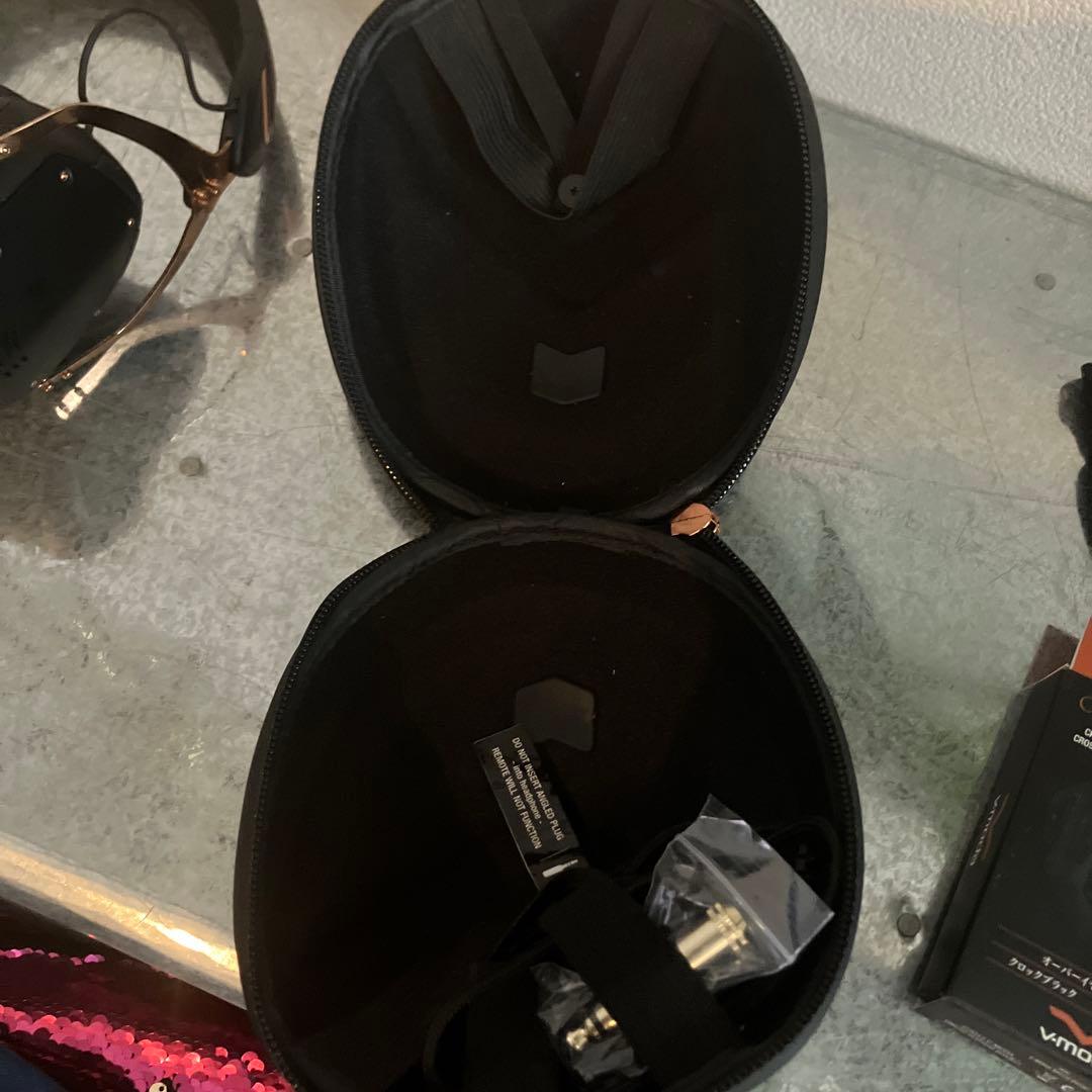 【 SALE】v-moda ブラック ヘッドフォン カスタムシールドキット付き