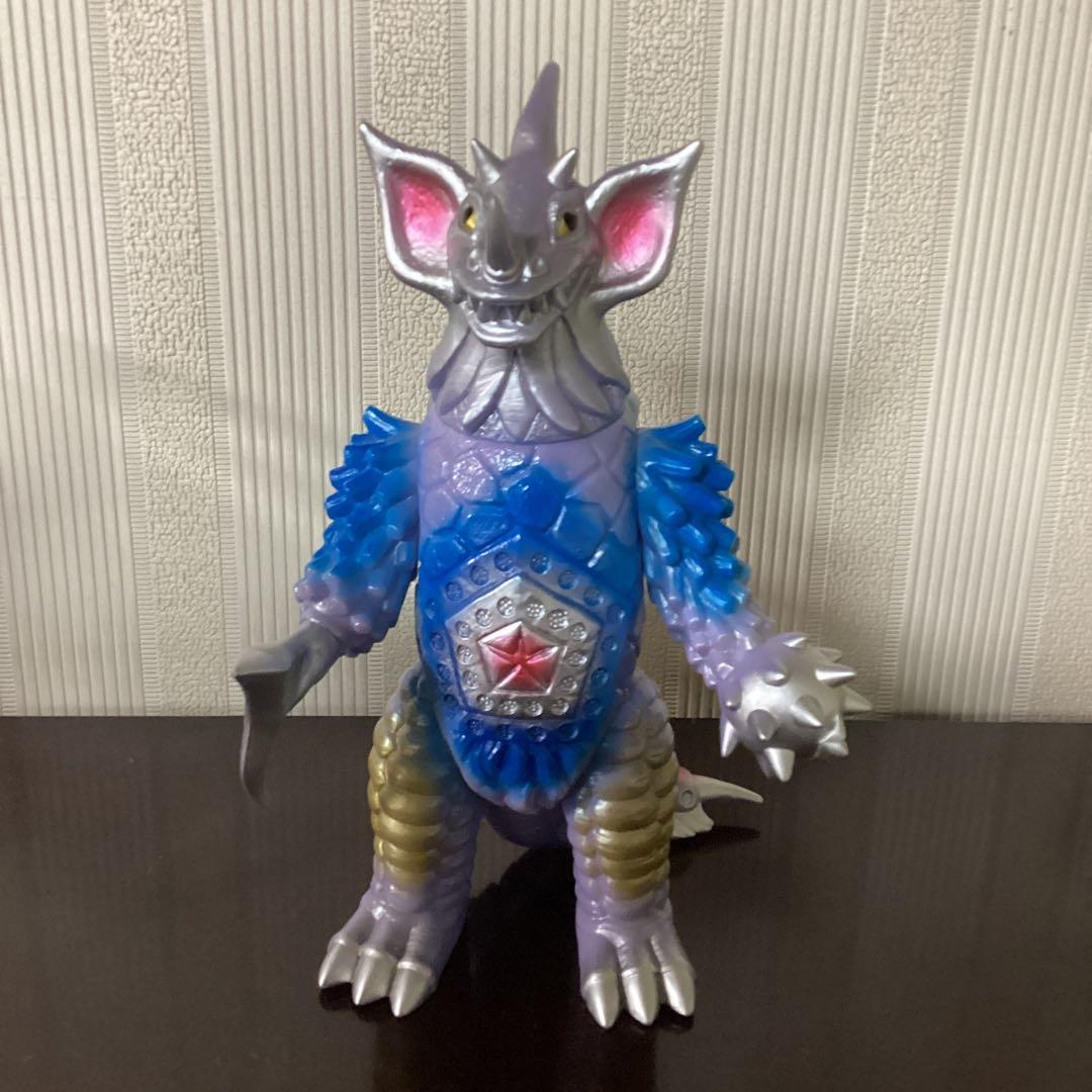 円谷コミュニケーションズ版　怪獣郷　タイラント　袋なし美品