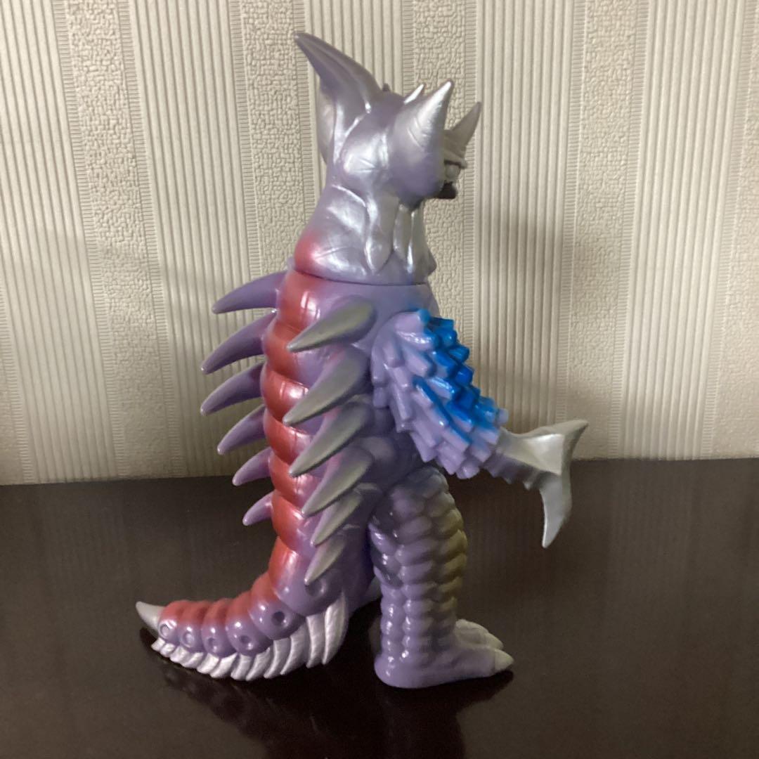 円谷コミュニケーションズ版　怪獣郷　タイラント　袋なし美品