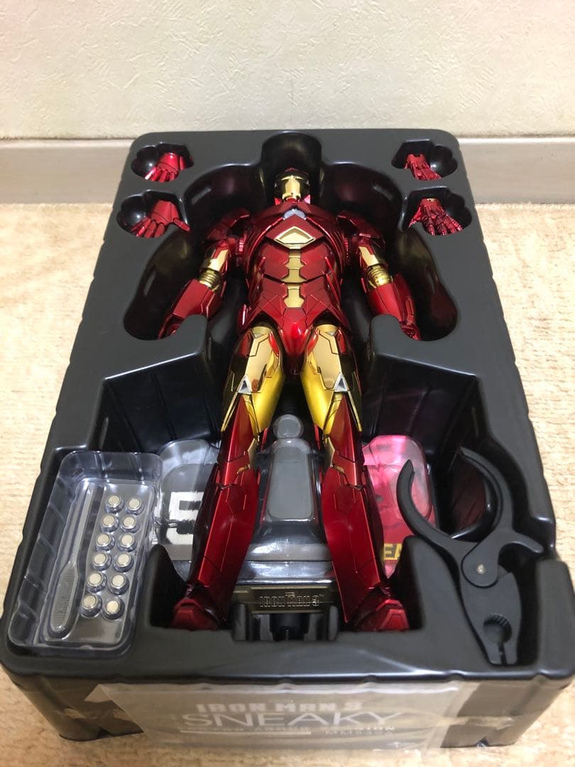 ホットトイズ　アイアンマン ディズニー　アベンジャーズ　1/6 フィギュア　装備