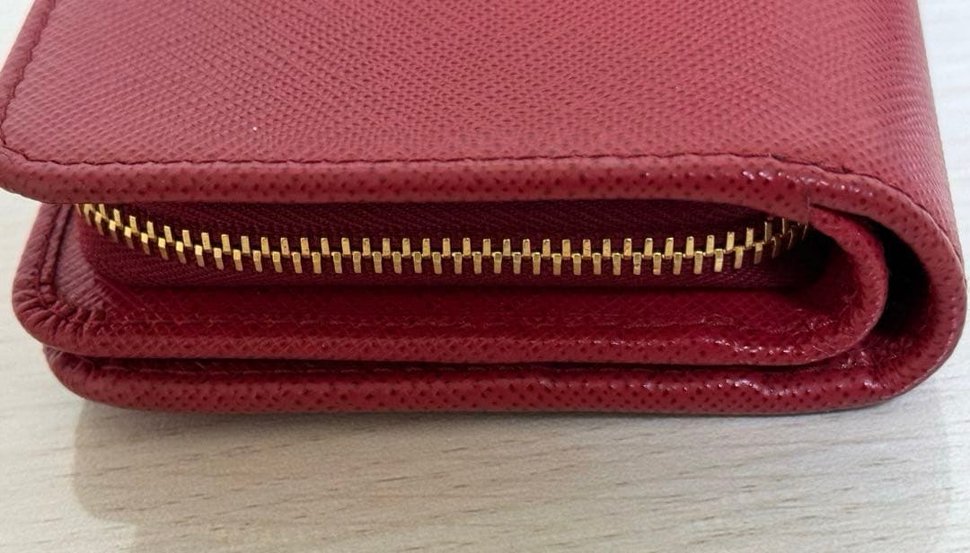 PRADA 二つ折り 財布