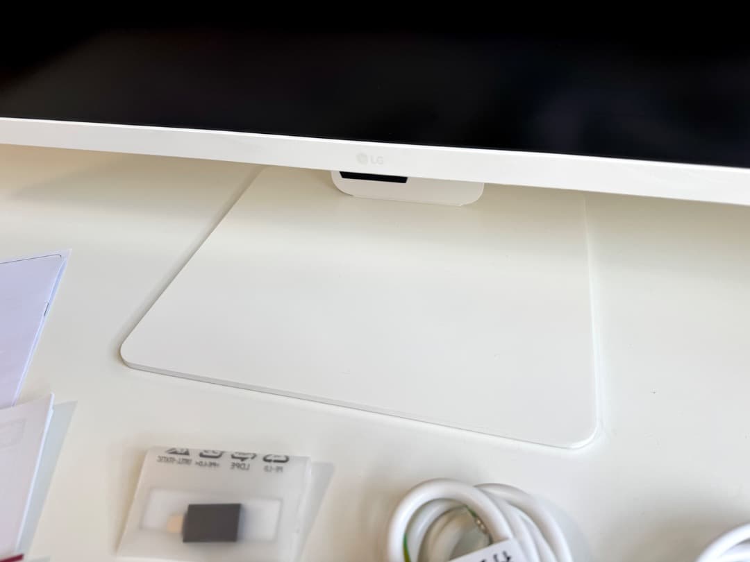 ディスプレイ・モニター本体 LG MyView Smart Monitor 4K IPS 32SR83U-W