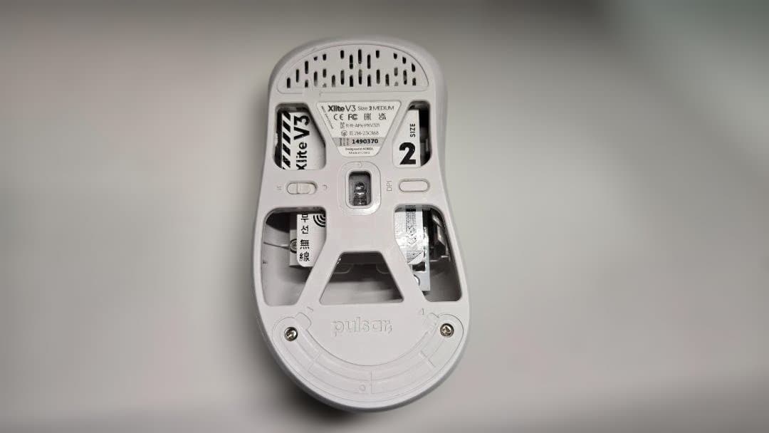 Pulsar Xlite V3 Medium ソール グリップテープ付き