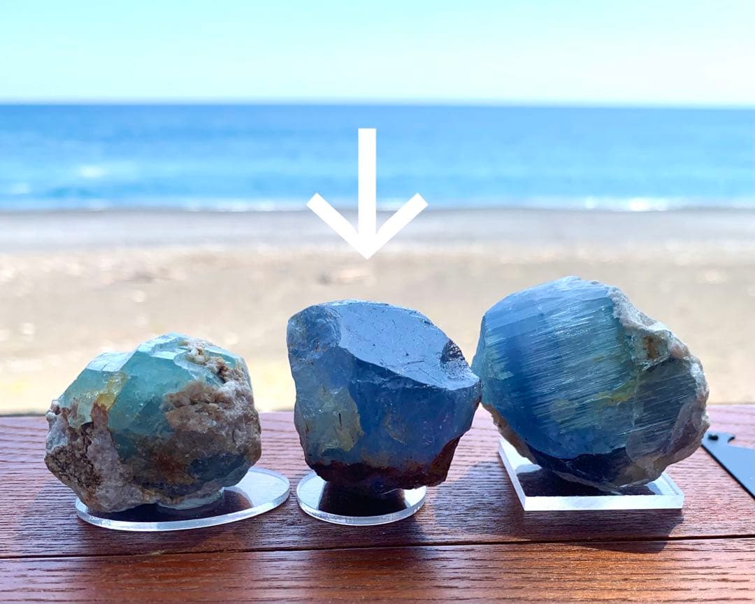 特大ブルーベリル結晶標本a