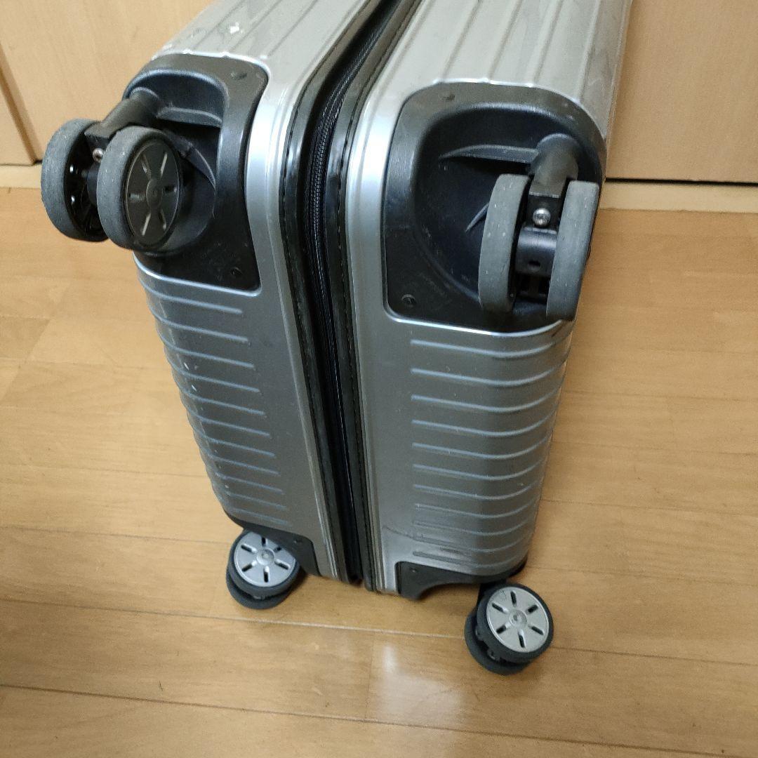 リモワ　サルサ　82L 　シルバー　4輪 グレー　スーツケース　TSA 大容量