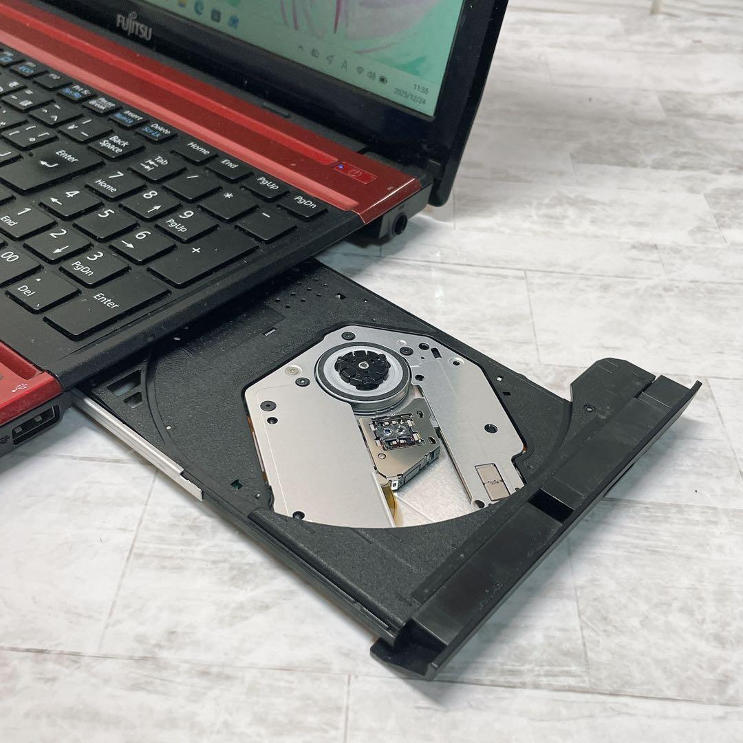 美品✨ノートパソコン SSD ブルーレイ カメラ win11 8GB カメラ