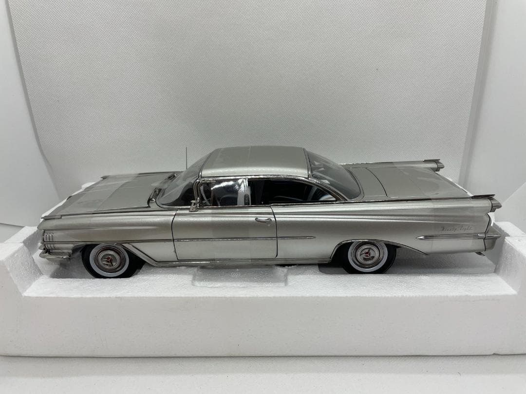 105-007 サンスター 1/18 Oldsmobile 98 HardTop