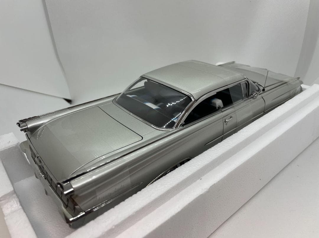 105-007 サンスター 1/18 Oldsmobile 98 HardTop