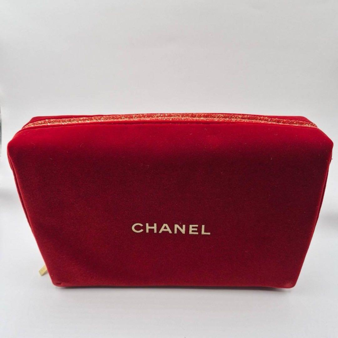 未使用　特別限定 CHANEL レ パンソー ドゥ 2019ポーチ ブラシセット