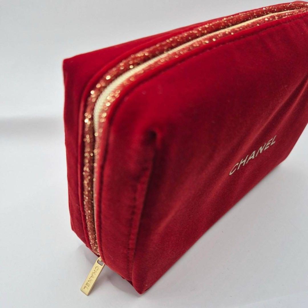 未使用　特別限定 CHANEL レ パンソー ドゥ 2019ポーチ ブラシセット