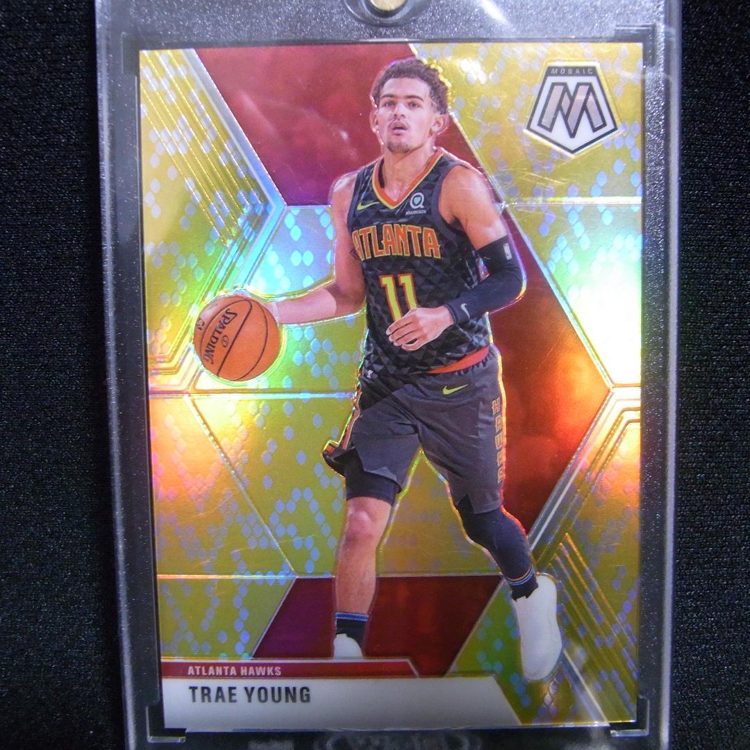 【8シリ】trae young GOLD SNAKESKIN PANINI