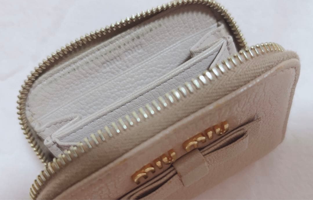MIUMIU リボンミニウォレット ケース ピンクベージュ 箱有り美品