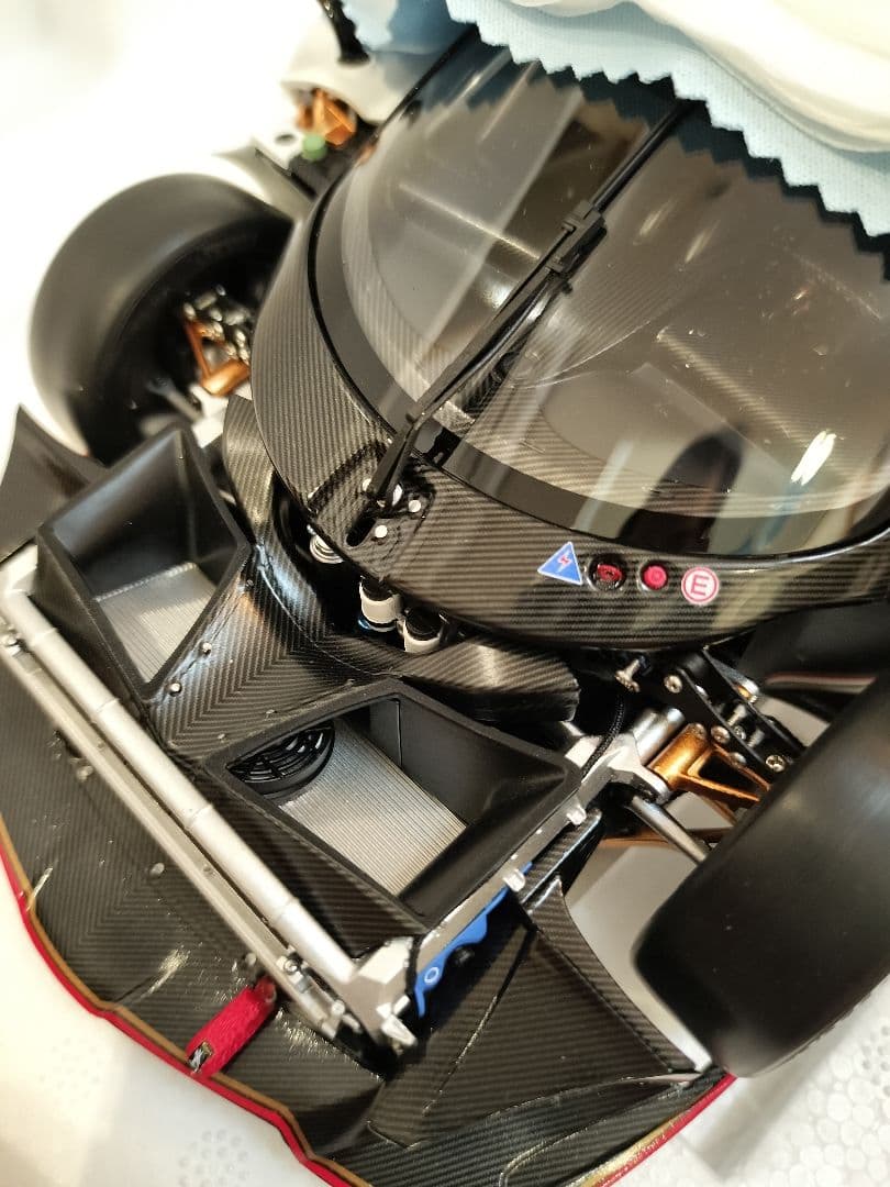 LCDMODELS　1/18　ウアイラR