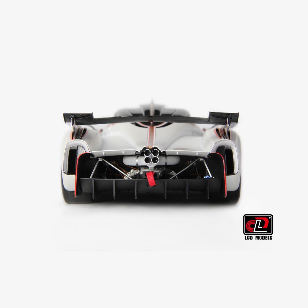 LCDMODELS　1/18　ウアイラR