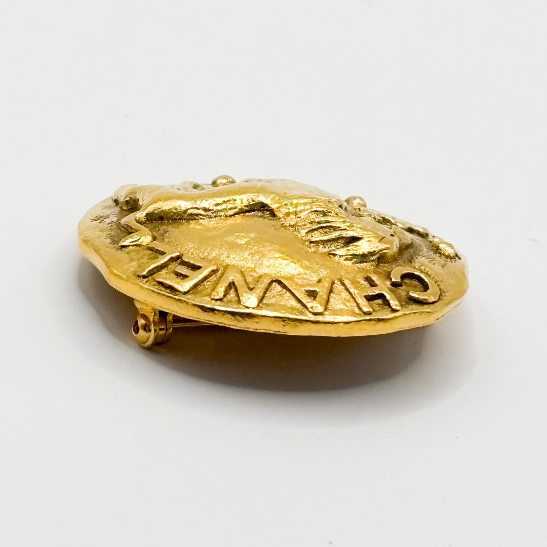 レア 美品 シャネル ブローチ ライオン モチーフ ゴールド GP ラウンド