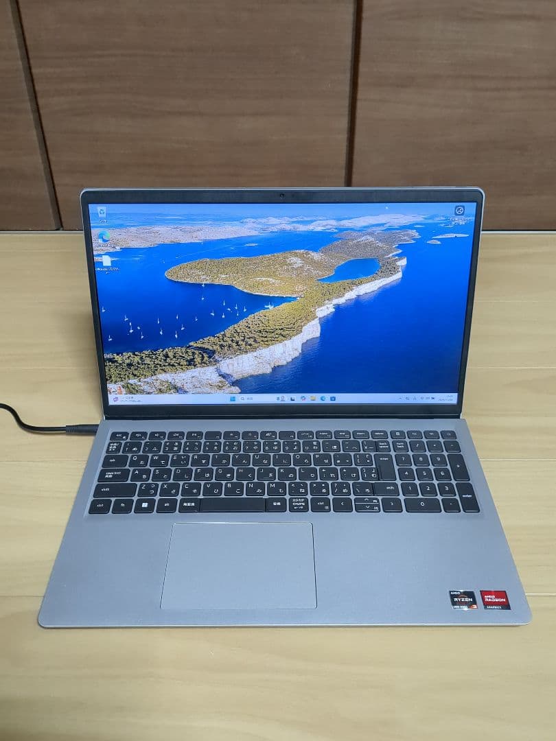 Inspiron 15 3525 Ryzen 3 ・8GB・256GB SSD