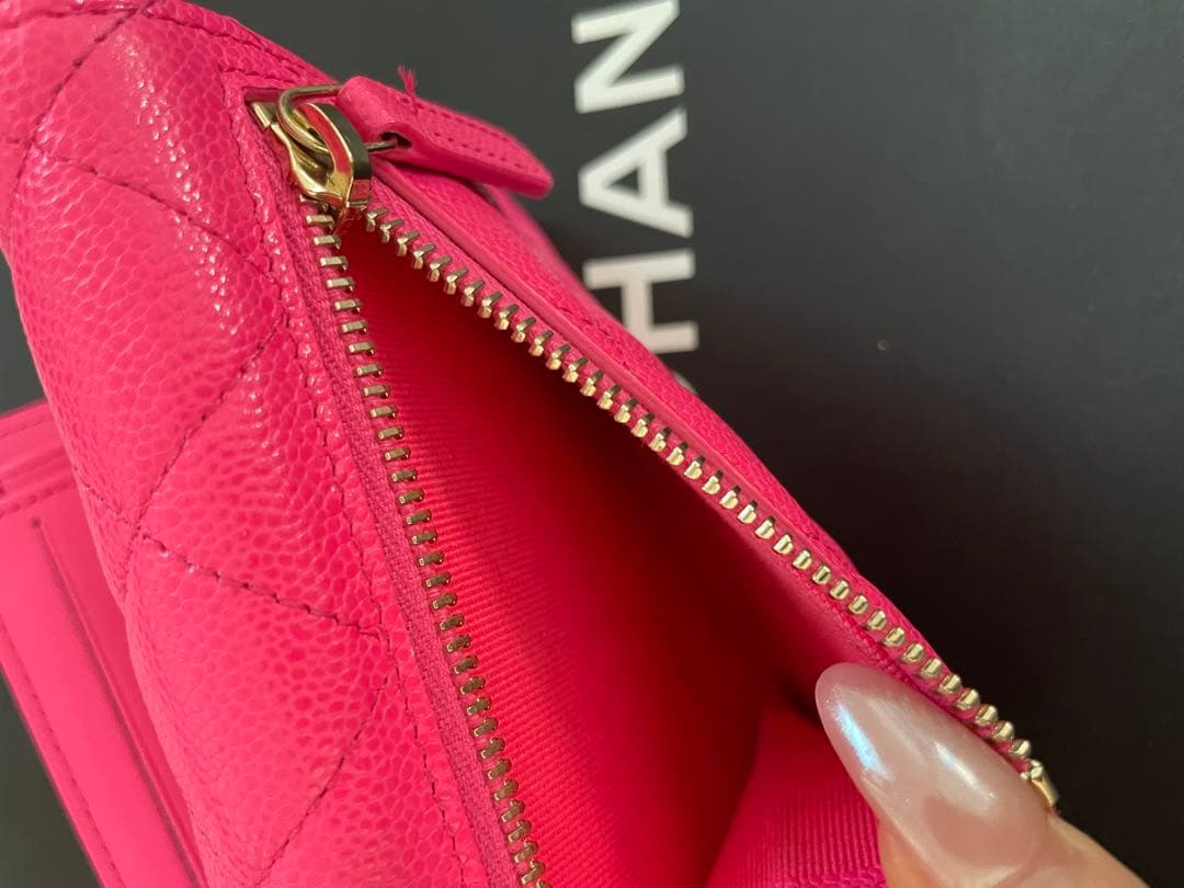 シャネル ネオンピンク コンパクト 財布 レディース