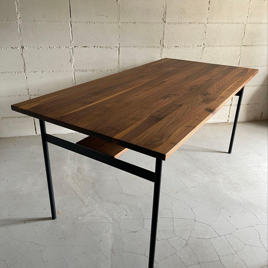 美品　unico ウニコ　ダイニングテーブル　ウォールナット無垢　棚付アイアン脚