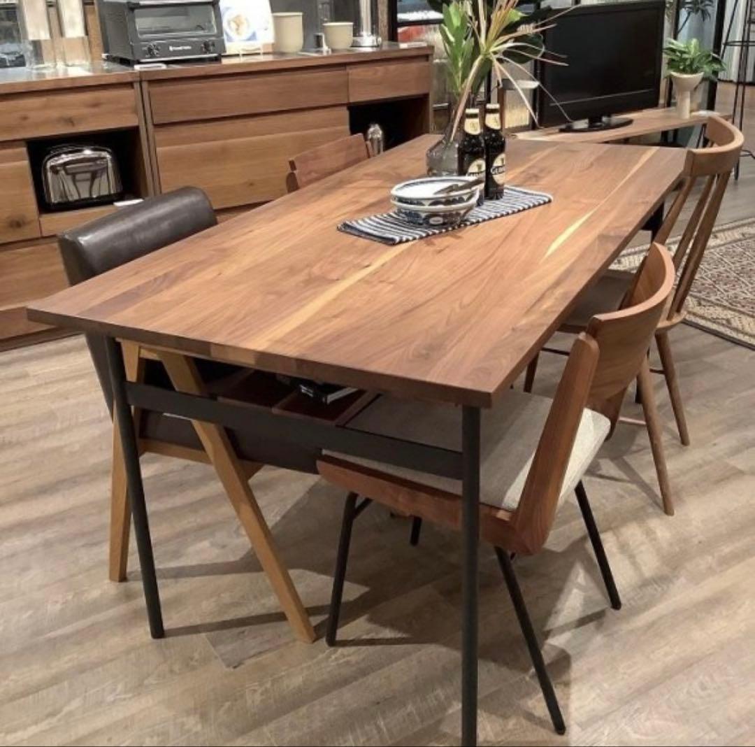 美品　unico ウニコ　ダイニングテーブル　ウォールナット無垢　棚付アイアン脚