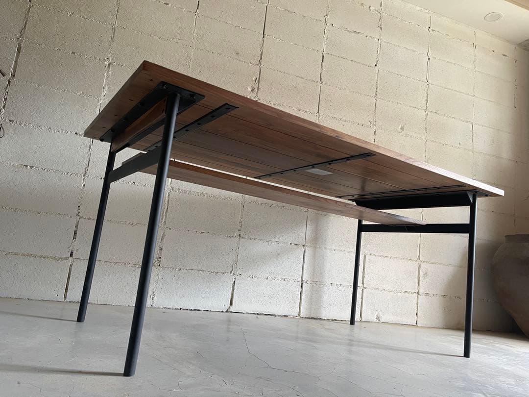 美品　unico ウニコ　ダイニングテーブル　ウォールナット無垢　棚付アイアン脚