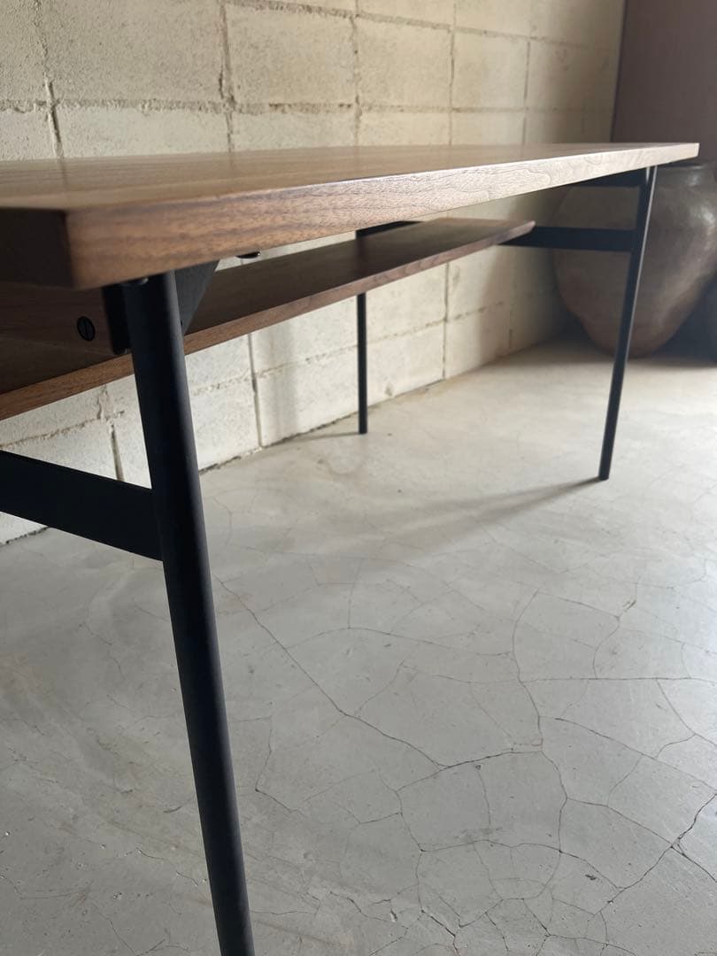 美品　unico ウニコ　ダイニングテーブル　ウォールナット無垢　棚付アイアン脚