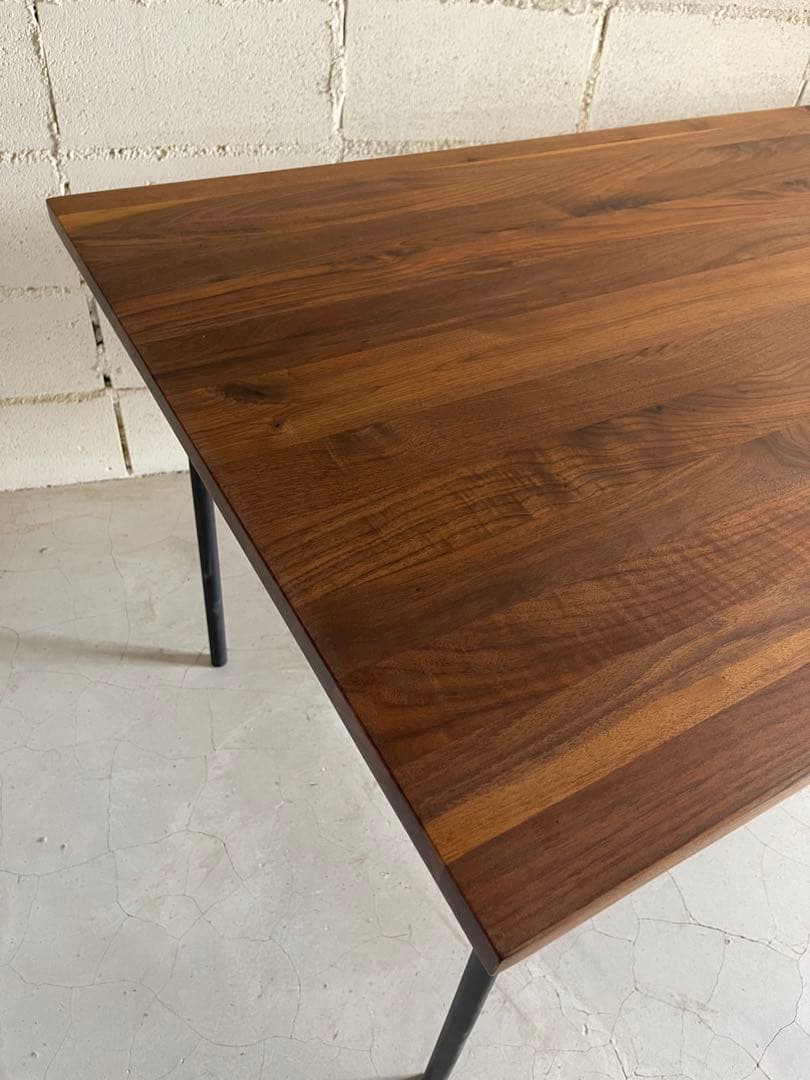 美品　unico ウニコ　ダイニングテーブル　ウォールナット無垢　棚付アイアン脚