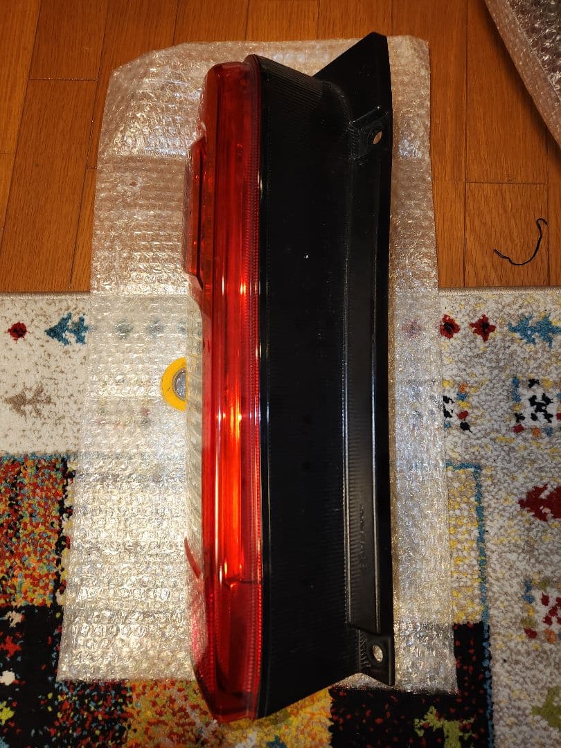 日産 NV350 キャラバン テールランプ　助手席側　前期用　後期ルック