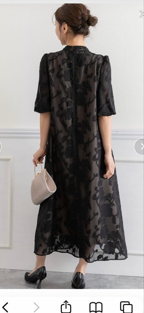 ブラックフラワー柄パーティードレス