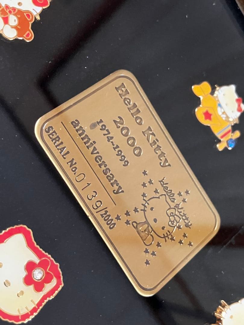 激レア平成レトロ ハローキティ2000anniversary限定ピンバッジ