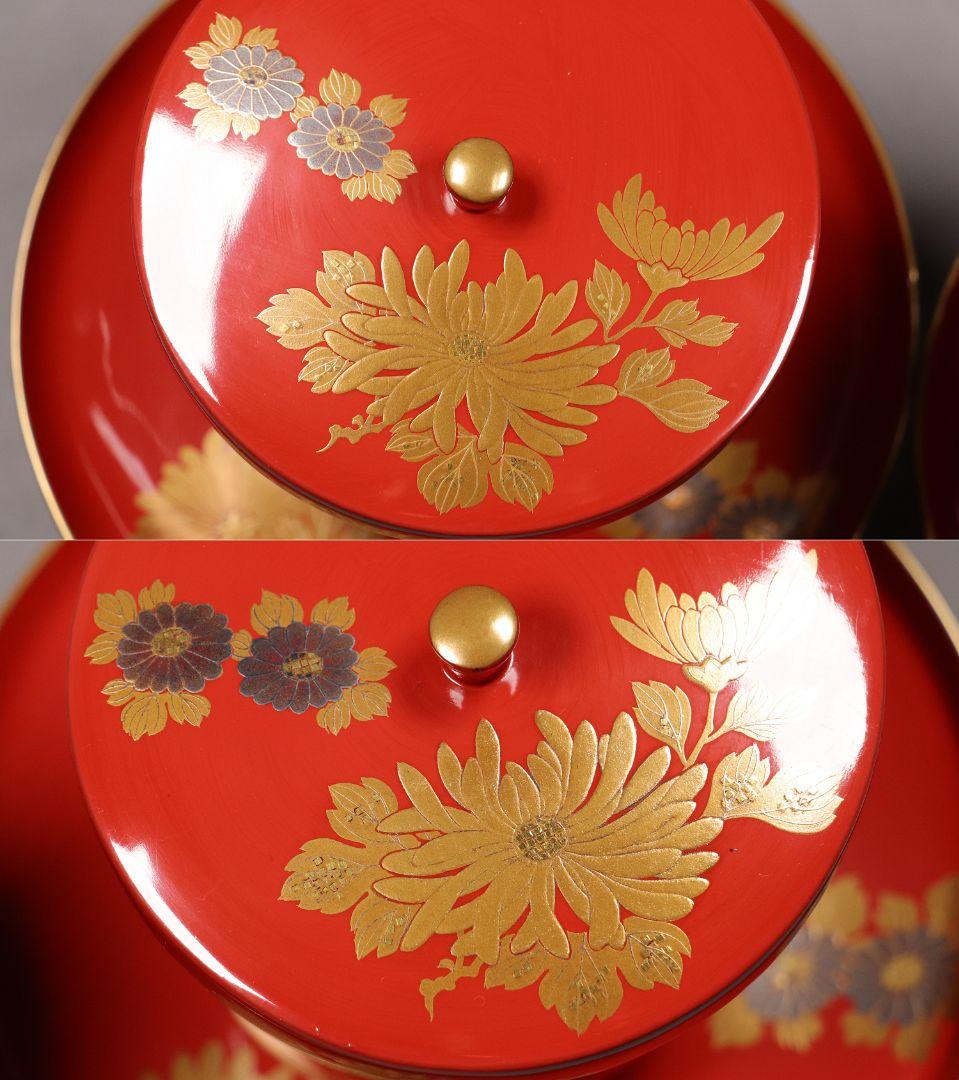 M674/ 時代木製漆器 菊に波金銀蒔絵朱塗茶台一対 伊万里赤絵茶器付 金銀切金