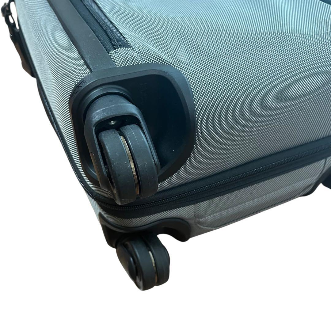 TUMI ALPHA Xインターナショナル・デュアル・アクセス　　キャリーケース