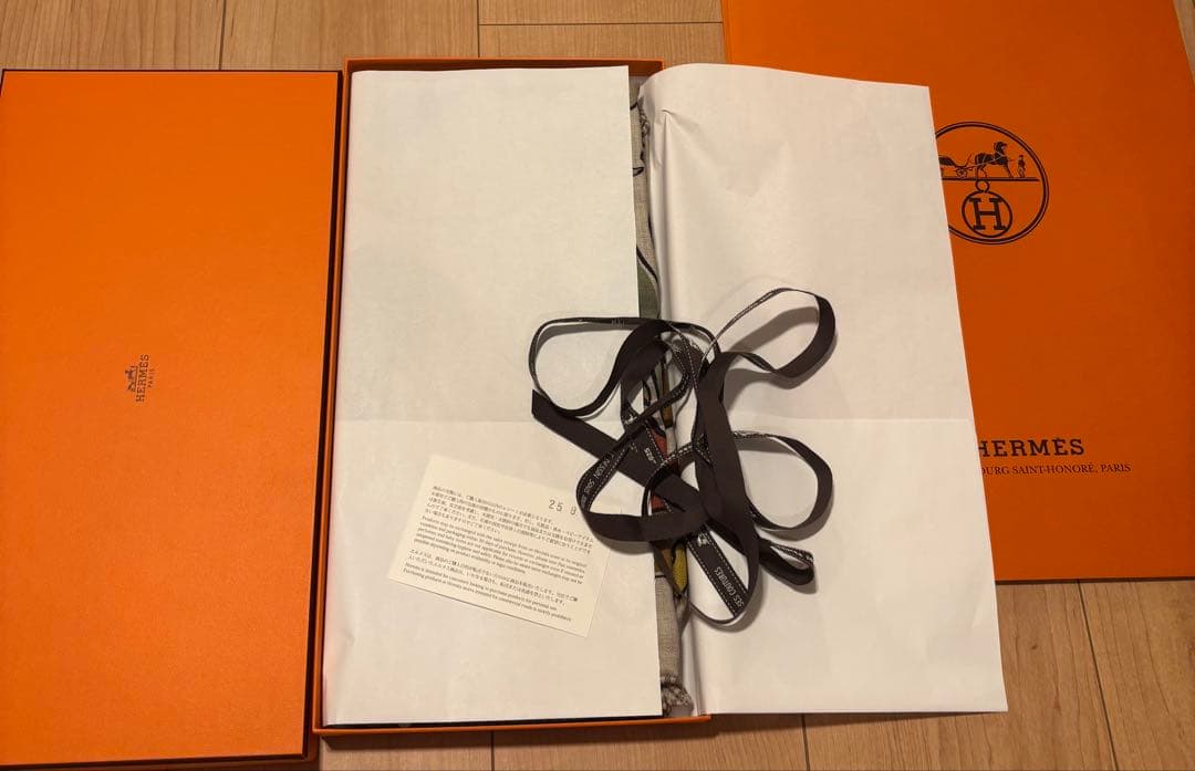 エルメス　トライアングル ジェアン《千と一のウサギ》